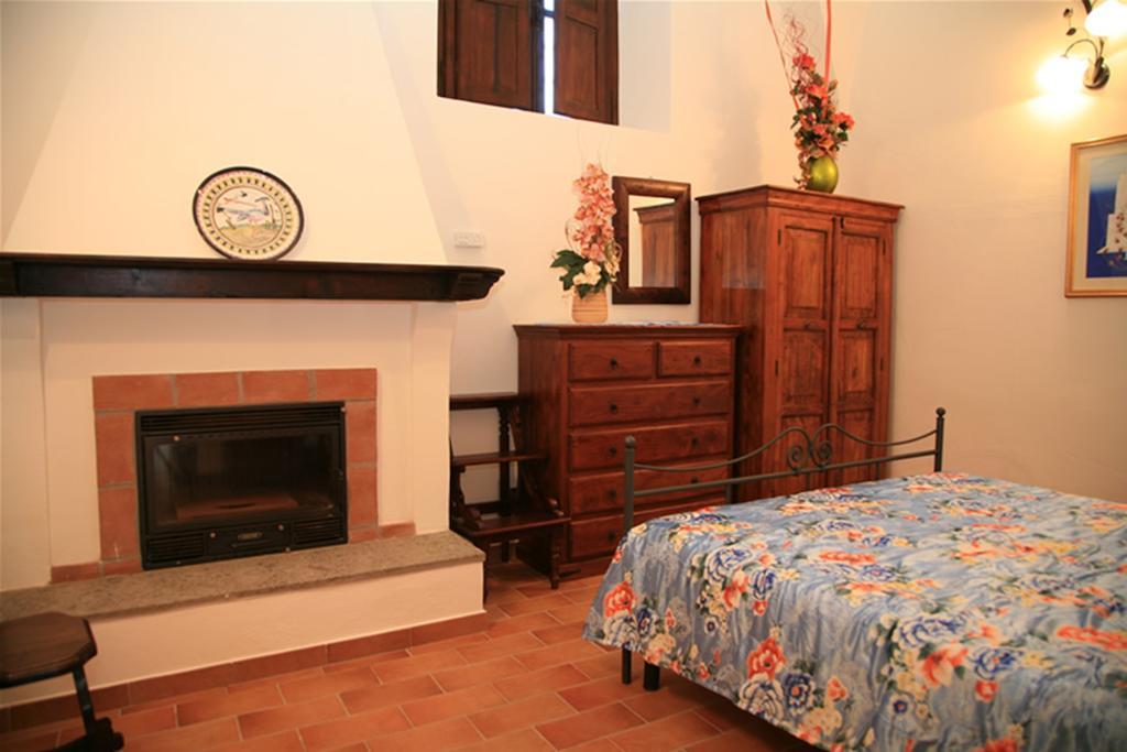 Agriturismo Toscanella Montebello Exterior foto
